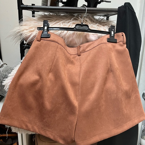 Shorts - Picture 2 of 3